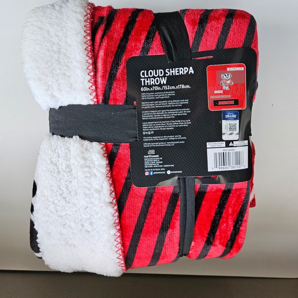 Wisconsin Badgers Cloud Sherpa Throw Blanket 60x70 Red Black UW College Sports